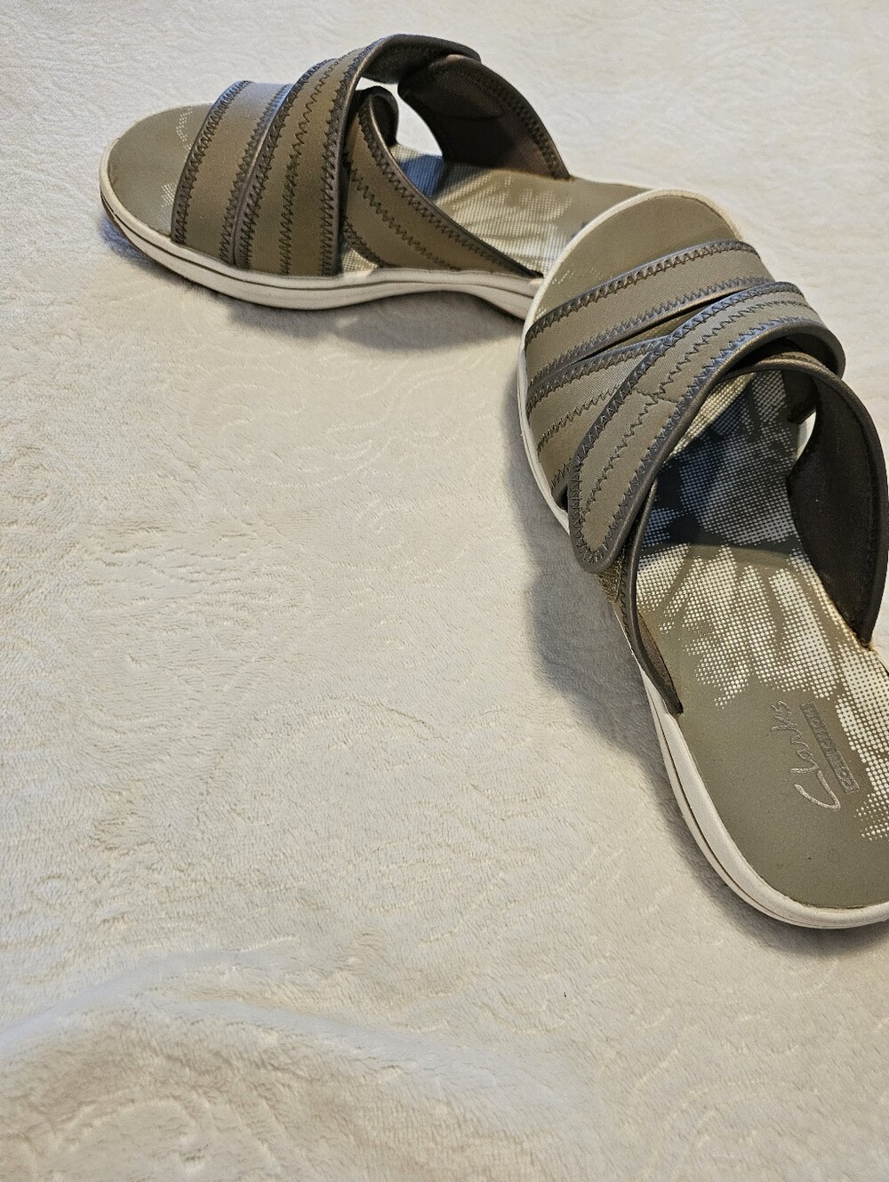 Clarks Collection Brinkley Jazz Pewter Metallic Slide Sandal Women's 6M 26106218